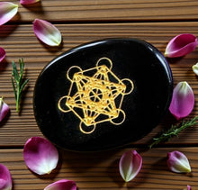 Load image into Gallery viewer, METATRON'S CUBE Palm Stone ~ Miracles Lightbringer Activation